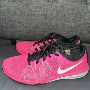 Nike women running shoes